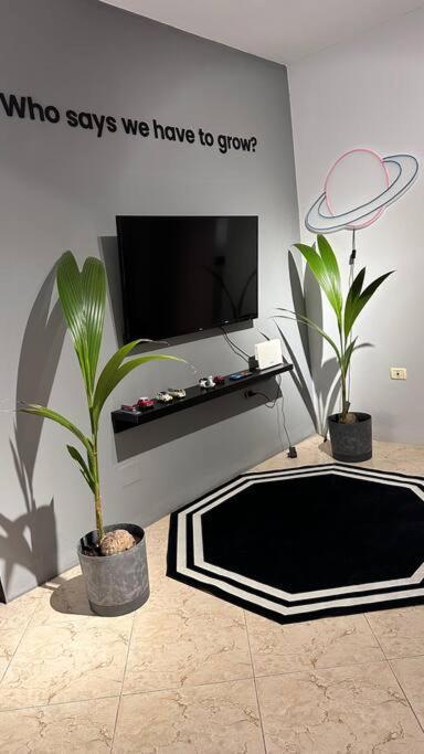 Super House Blloku - 3 Apartamento Tirana